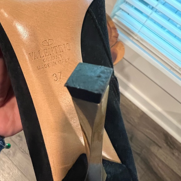 Valentino Garabani Sleek Black Suede Heeled Boots - Picture 3 of 14